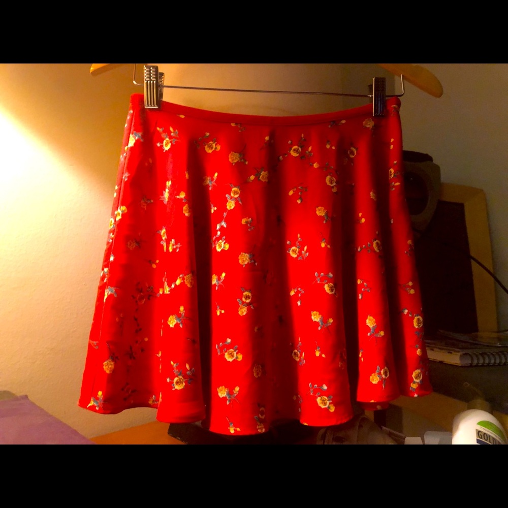 Cute with tiny flower detailing Red mini skirt